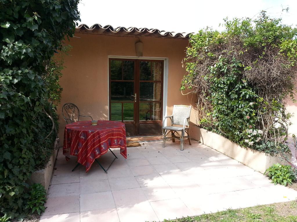 Mas La Provence Bed & Breakfast LʼIsle-sur-la-Sorgue Oda fotoğraf