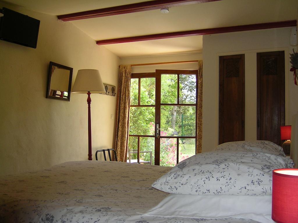 Mas La Provence Bed & Breakfast LʼIsle-sur-la-Sorgue Oda fotoğraf