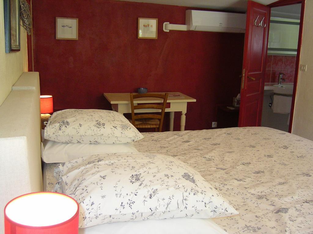 Mas La Provence Bed & Breakfast LʼIsle-sur-la-Sorgue Oda fotoğraf
