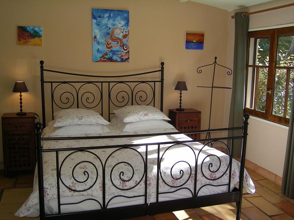 Mas La Provence Bed & Breakfast LʼIsle-sur-la-Sorgue Oda fotoğraf