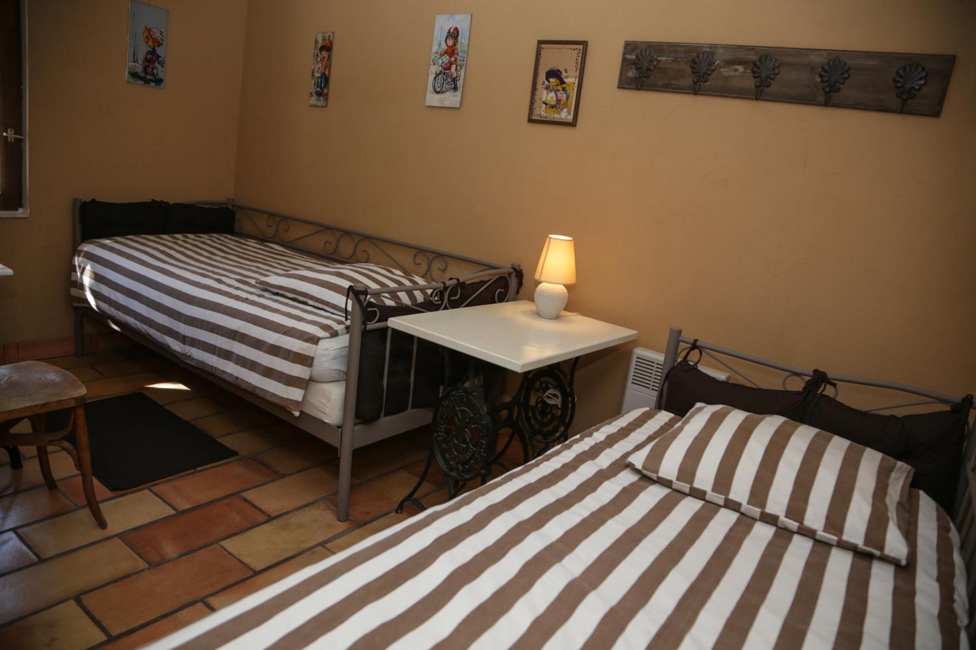 Mas La Provence Bed & Breakfast LʼIsle-sur-la-Sorgue Oda fotoğraf